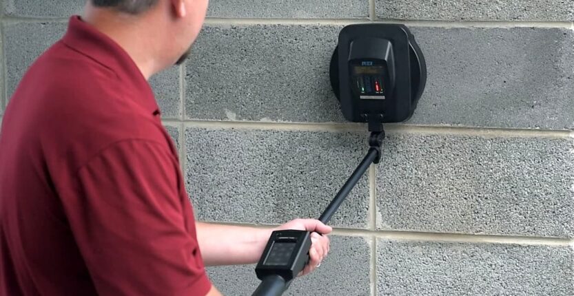 chi-mozhe-zvichajnij-smartfon-viyaviti-prihovani-kameri-4053163